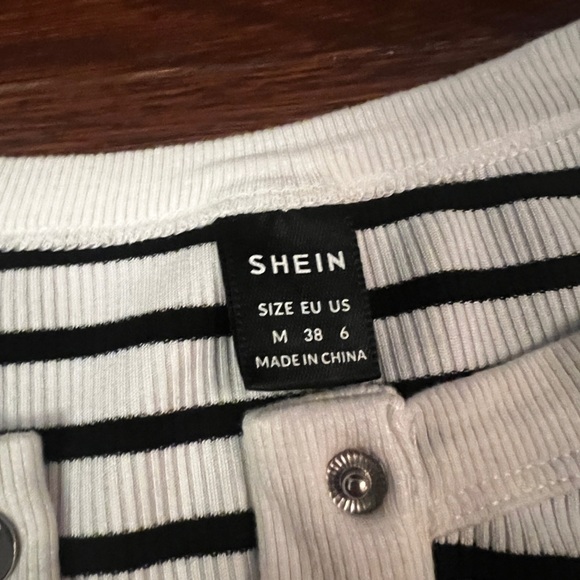 Women’s Black and White Striped Shirt SHEIN Size Medium NWOT - Picture 4 of 5
